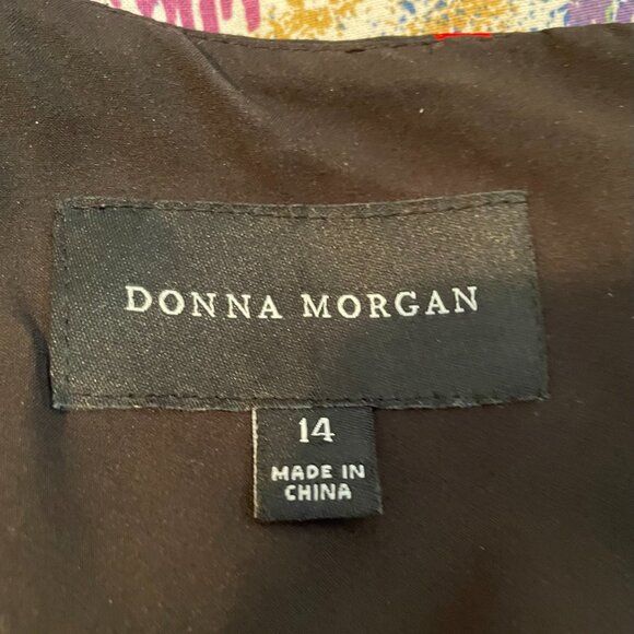 Lightweight bright black dress - Picture 5 of 6